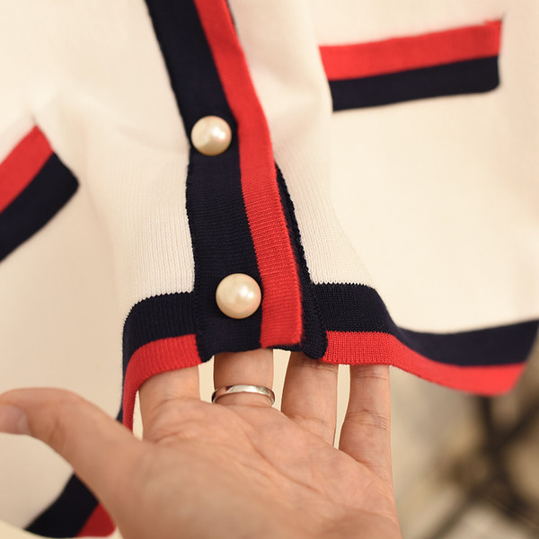 Vesta moderna de dama cu guler in forma de O in doua culori