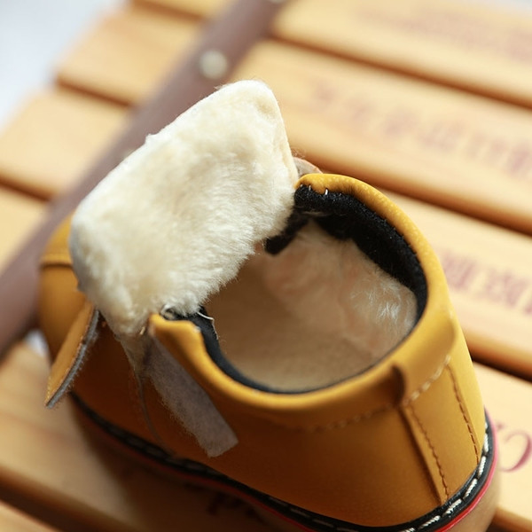 Зимни детски обувки за момче от еко кожа в три цвята