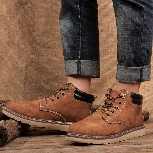 Cizme pentru bărbați în trei culori potrivite pentru utilizarea de zi cu zi