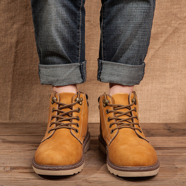 Cizme pentru bărbați în trei culori potrivite pentru utilizarea de zi cu zi