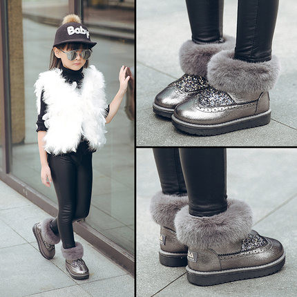 Модерни детски ботуши с пух в три цвята за момичета