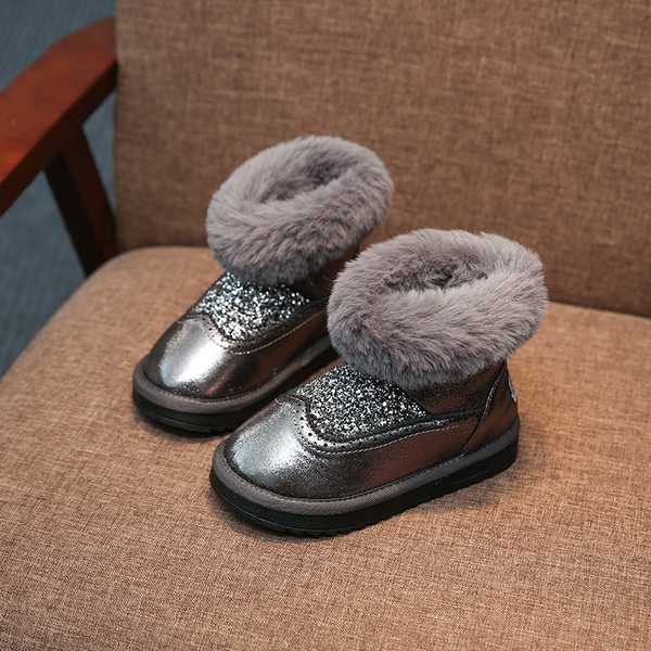 Модерни детски ботуши с пух в три цвята за момичета