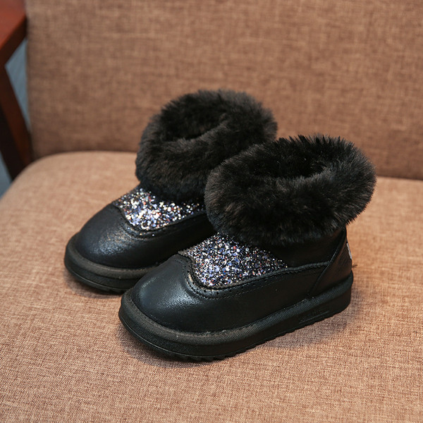 Модерни детски ботуши с пух в три цвята за момичета