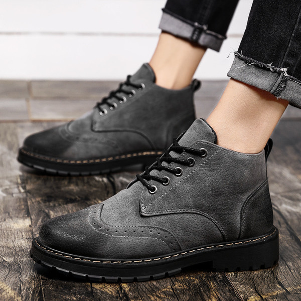 Cizme de barbati actuale in mai multe culori