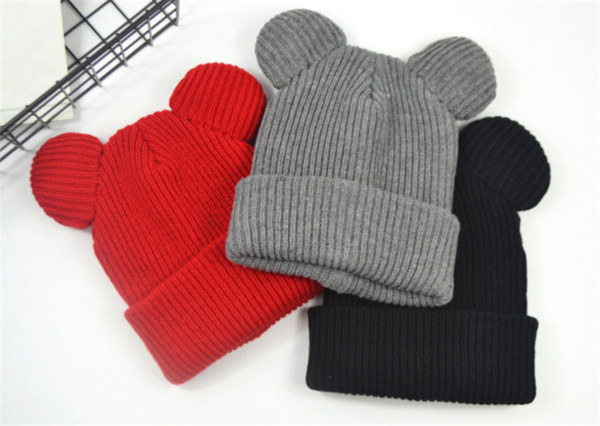 Palarie de dama cu decor 3D in trei culori