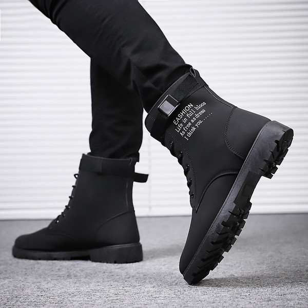 Cizme pentru bărbați de culoare alb și roșu potrivite pentru utilizarea de zi cu zi