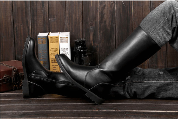 Cizme din piele de culoare neagra din piele ecologica potrivite pentru barbati si femei