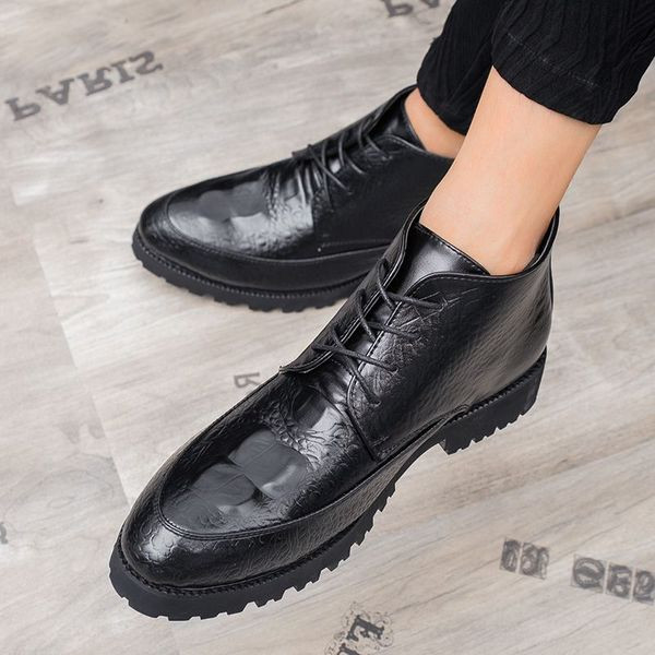 Cizme de bărbați stilate, în trei culori, cu talpă aspră