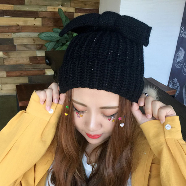 Palarie de dama tricotata cu panglica in patru culori