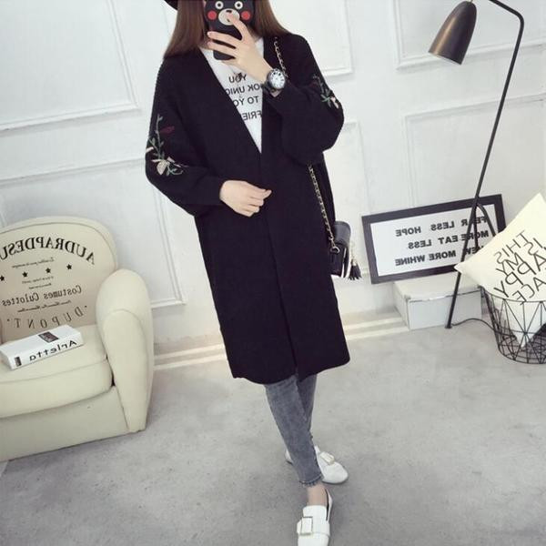 Cardigan lung dama casual cu broderie colorata pe maneci in mai multe culori