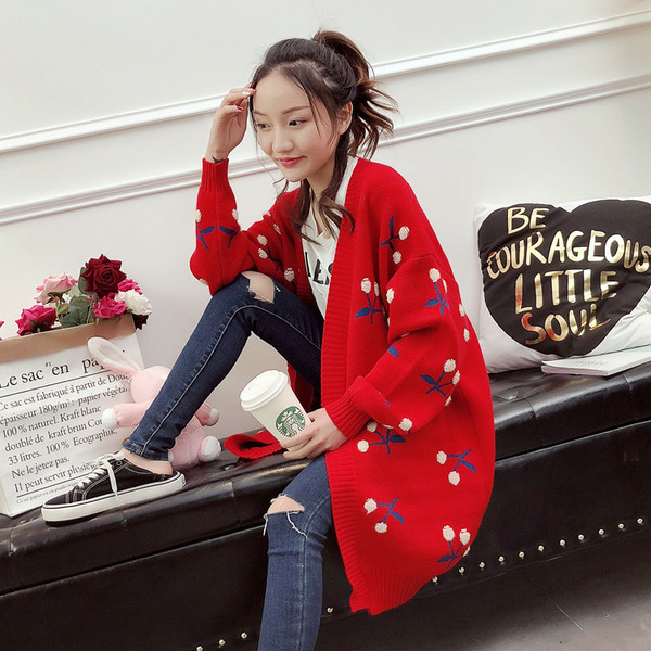 Актуална дамска плътна  жилетка с цветна бродерия в няколко цвята 