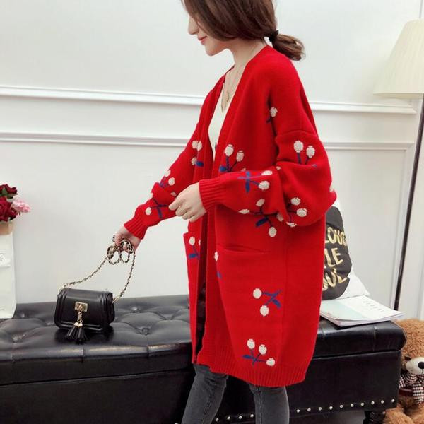 Актуална дамска плътна  жилетка с цветна бродерия в няколко цвята 