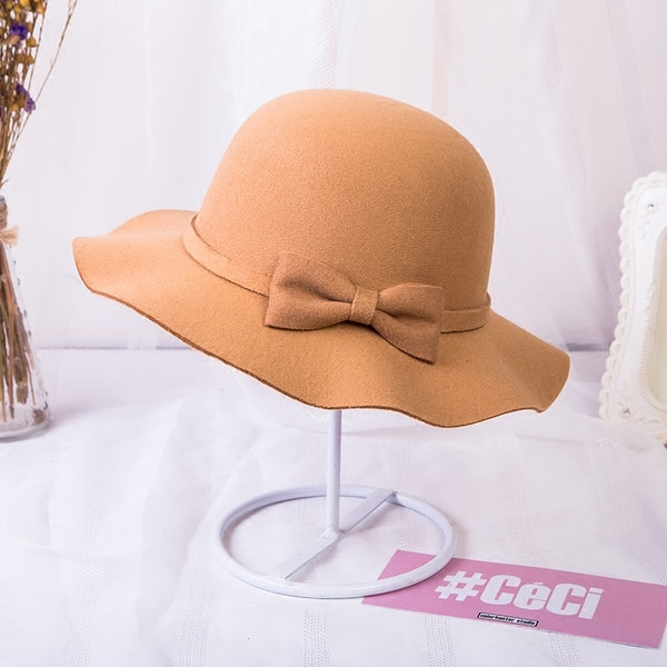 Palarie de dama eleganta cu franjuri si panglica in mai multe culori