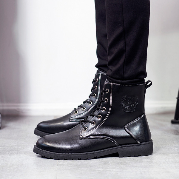 Мъжки боти в черен цвят подходящи аз ежедневието