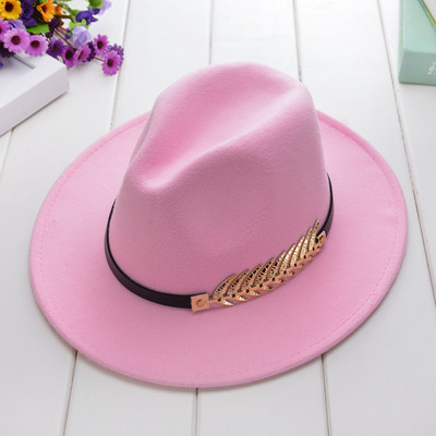 Дамска шапка с метална декорация в няколко цвята