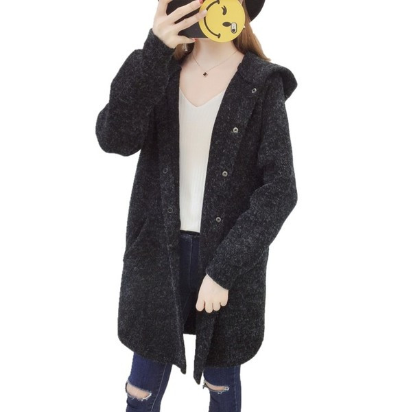 Плътна дамска жилетка с качулка и цветна бродерия в тъмен цвят 