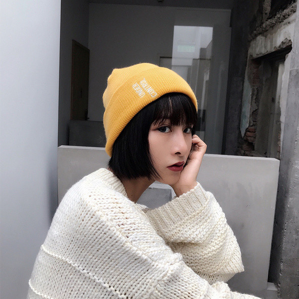 Palarie casual cu inscriptie in mai multe culori potrivita pentru barbati si femei