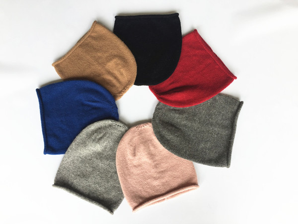 Ежедневна зимна шапка в няколко цвята подходяща за мъже и жени