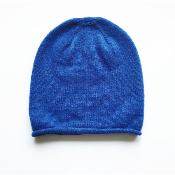 Ежедневна зимна шапка в няколко цвята подходяща за мъже и жени