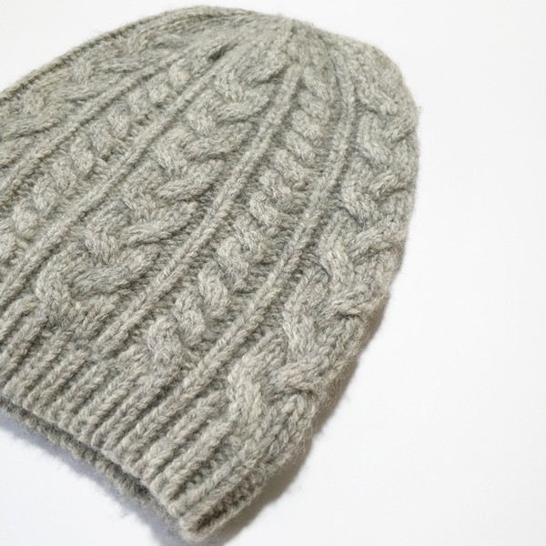 Зимна шапка в няколко цвята подходяща за мъже и жени