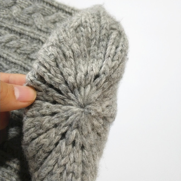 Зимна шапка в няколко цвята подходяща за мъже и жени