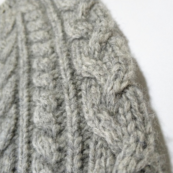 Зимна шапка в няколко цвята подходяща за мъже и жени