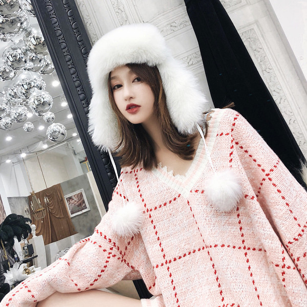 Palarie moderna de dama cu puf in trei culori