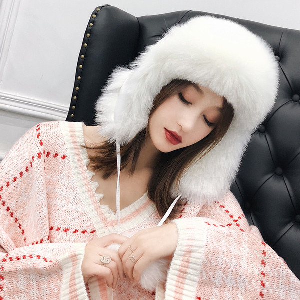 Palarie moderna de dama cu puf in trei culori