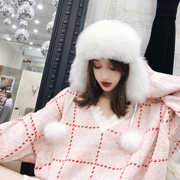 Palarie moderna de dama cu puf in trei culori