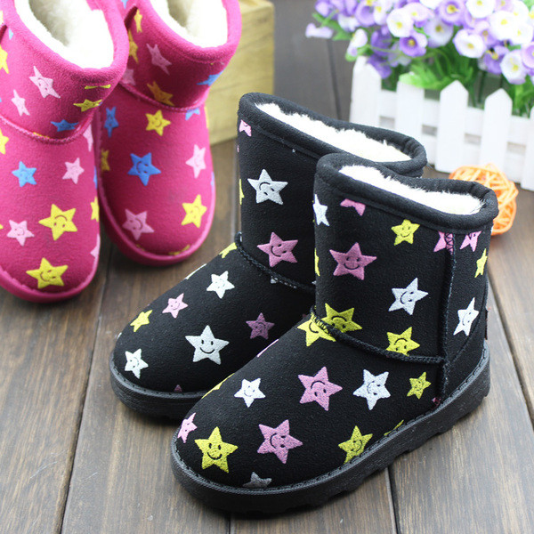 Cizme moderne pentru copii cu aplicație în roz și negru pentru fete