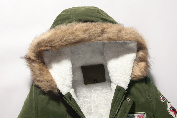 Geaca de iarna pentru barbati cu gluga si puf in trei culori