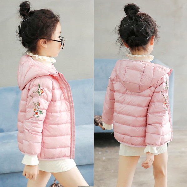 μπουφάν για το  φθινοπώρο και το χειμώνα με κέντημα σε δύο χρώματα για κορίτσια