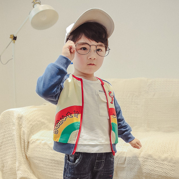 Geaca moderna pentru copii cu aplicatie pentru baieti