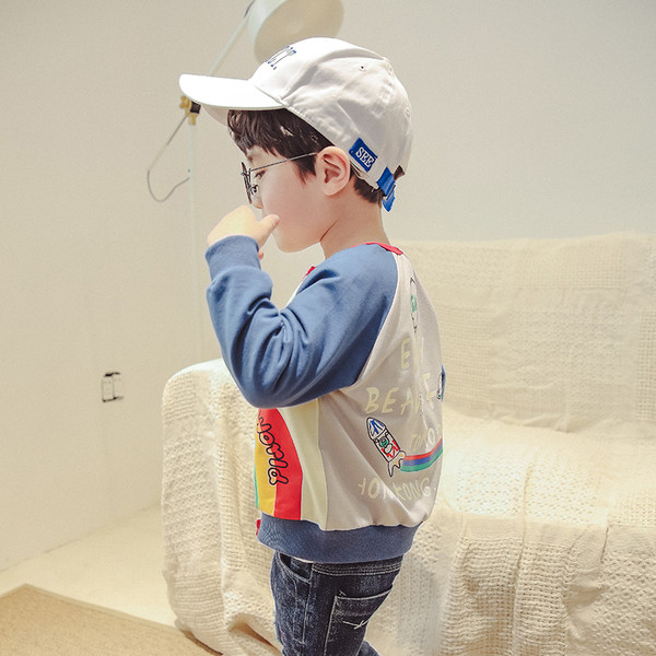 Geaca moderna pentru copii cu aplicatie pentru baieti