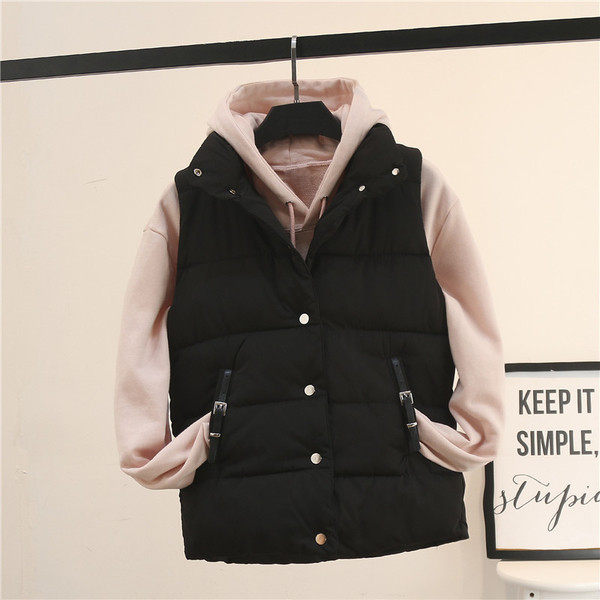 Κομψό ανδρικό γιλέκο με τσέπες σε δύο χρώματα