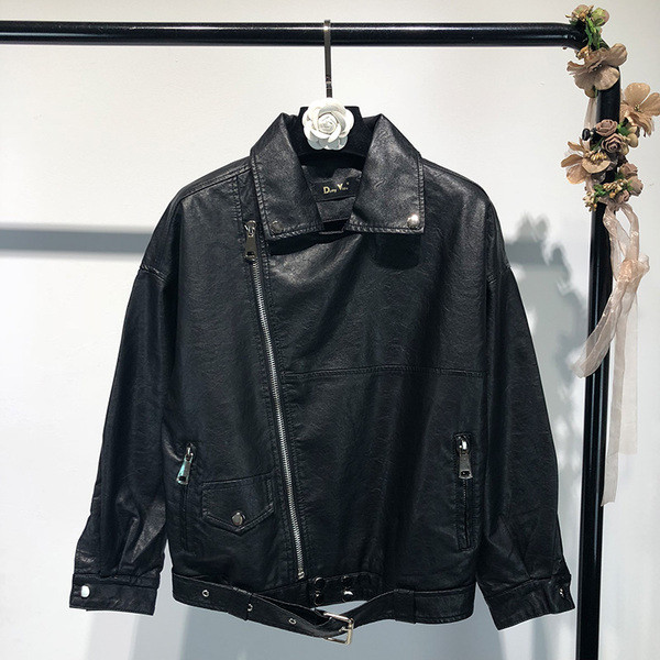 Μοντέρνο γυναικείο δερμάτινο μπουφάν με ασύμμετρο φερμουάρ σε ασήμι, χρυσό και μαύρο χρώμα