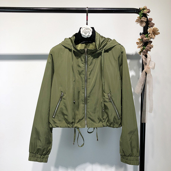 Тънко дамско яке с качулка в зелен и черен цвят