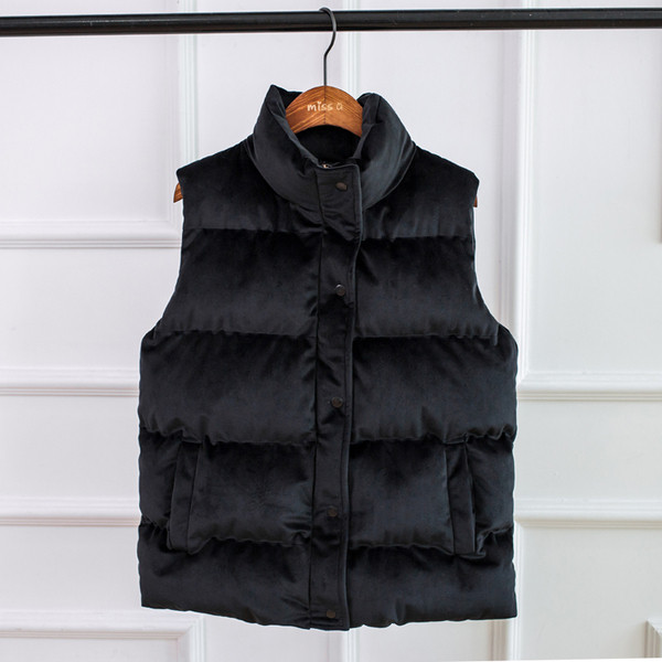 Μοντέρνο ανδρικό γιλέκο σε τρία χρώματα