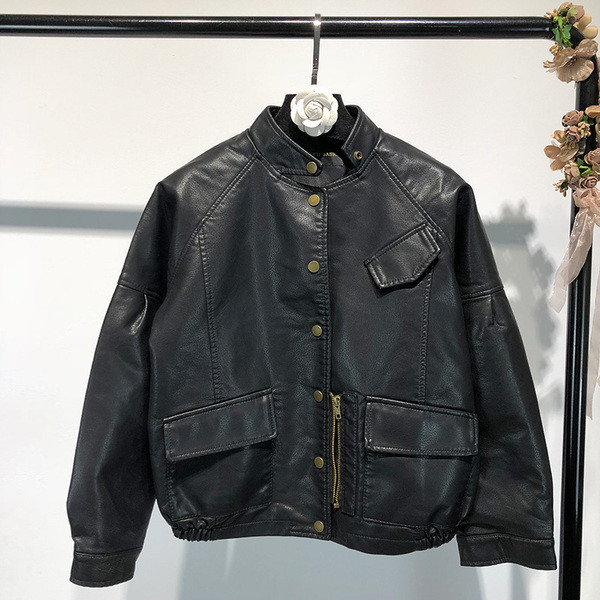 ΝΕΟ μοντέρνο δερμάτινο μπουφάν με κουμπιά και τσέπες σε μαύρο χρώμα