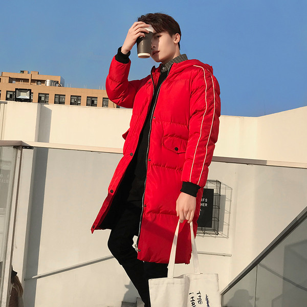 Актуално мъжко дълго яке с качулка и кантове в черен и червен цвят