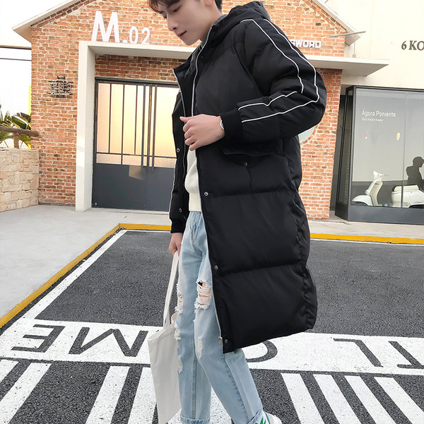 Актуално мъжко дълго яке с качулка и кантове в черен и червен цвят