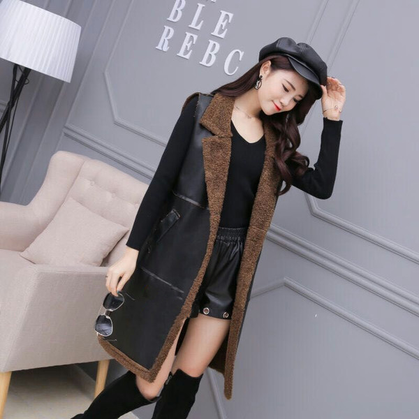 Γυναικέιο μοντέρνογιλέκο απο έκο δέρμα με επένδυση σε τρία χρώματα