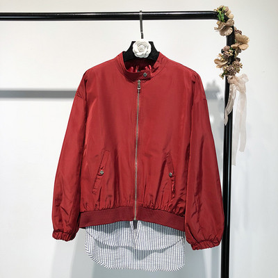 Μοντέρνο γυναικείο μπουφάν για το φθινόπωρο σε τέσσερα χρώματα