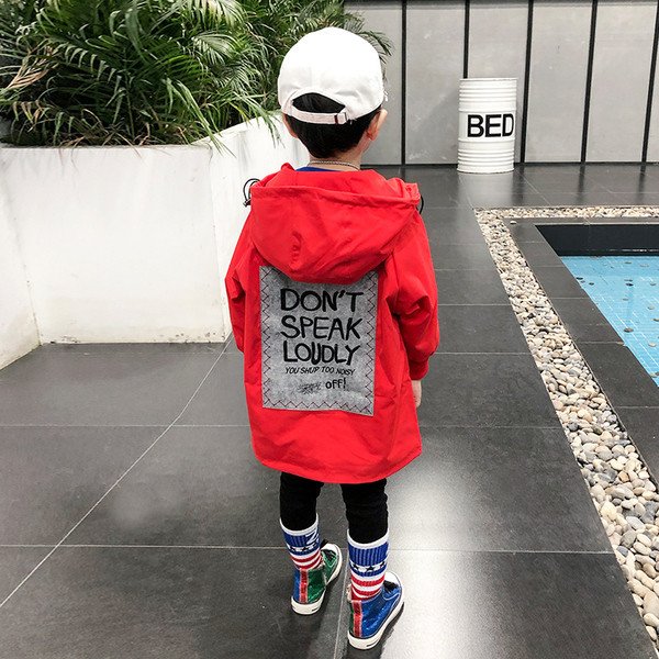 Καθημερινό παιδικό μπουφάν σε δύο χρώματα για αγόρια