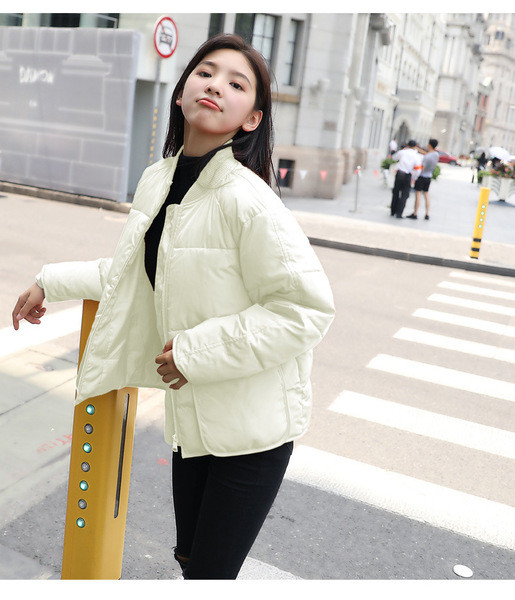 Καθημερινό γυναικείο μπουφάν με φερμουάρ σε τρία χρώματα