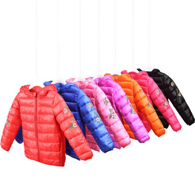 Παιδικό μπουφάν για το φθινοπώρο και το χειμώνα για κορίτσια - δύο μοντέλα σε διάφορα χρώματα