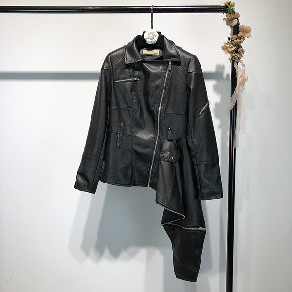 Асиметрично дамско яке от еко кожа в бордо и черен цвят