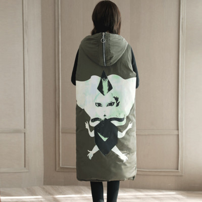 Γυναικείο μοντέρνο γιλέκο με εκτύπωση