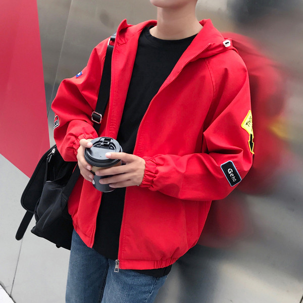 Есенно мъжко яке с апликации и качулка в няколко цвята