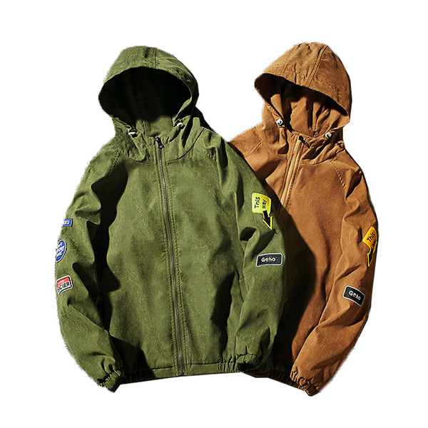 Есенно мъжко яке с апликации и качулка в няколко цвята